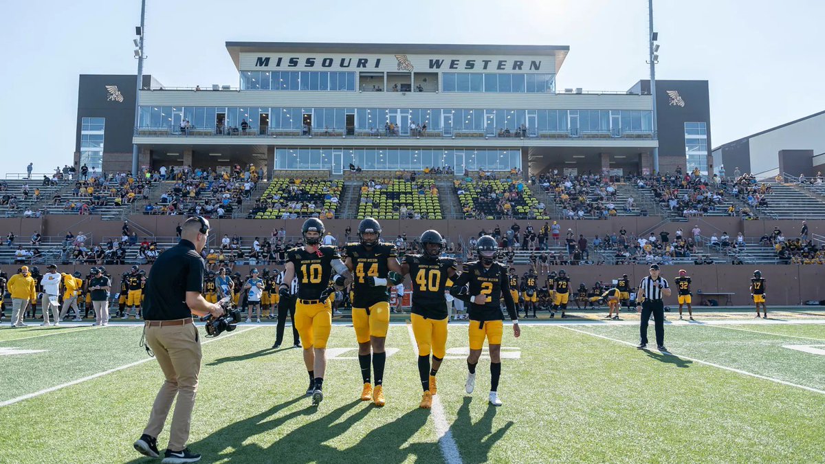 Jaqwon Evans (@jaqwonevans) on Twitter photo After a great phone call with <a href="/CoachGalloM/">Michael Gallo</a> I am truly grateful and blessed to have received an offer from <a href="/MWSU/">MWSU</a> Football 
⚫️🟠⚪️🦁🦅⚪️🟠⚫️
#GriffUp #SACDAWGS After a great phone call with <a href="/CoachGalloM/">Michael Gallo</a> I am truly grateful and blessed to have received an offer from <a href="/MWSU/">MWSU</a> Football 
⚫️🟠⚪️🦁🦅⚪️🟠⚫️
#GriffUp #SACDAWGS