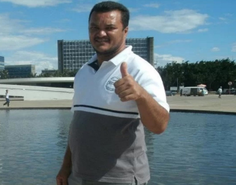 BlogPequi's tweet image. MARCOLA TEVE HELICÓPTERO E NEM PEGOU FILA PARA SER TRATADO EM UM HOSPITAL DO SUS.

Clezão (Clériston Pereira da Cunha), um homem de 46 anos preso na Papuda, em Brasília, devido à suspeita de participação nos atos do 8 de janeiro, faleceu no dia 20 de novembro de 2023 enquanto…