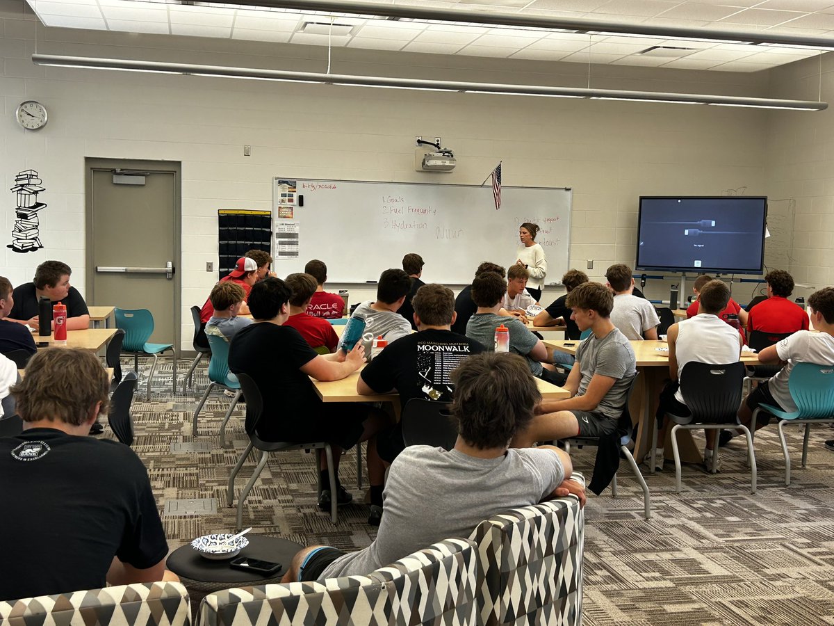 DCG FOOTBALL (@dcgfootball) on Twitter photo Had our good friend <a href="/EllenDavis_CSSD/">Ellen Davis, RD</a> in today and she brought food! Always a treat as she educates us on how to fuel properly to achieve our best as athletes. Talked with over 100 of our ๐ด๐ guys! Canโt wait for her to come back! ๐ Had our good friend <a href="/EllenDavis_CSSD/">Ellen Davis, RD</a> in today and she brought food! Always a treat as she educates us on how to fuel properly to achieve our best as athletes. Talked with over 100 of our ๐ด๐ guys! Canโt wait for her to come back! ๐
