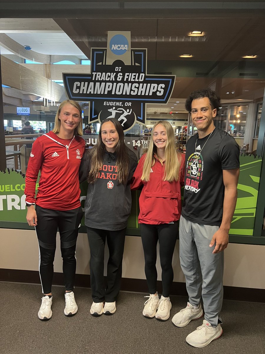 The Yotes have arrived in Eugene 🐾

#GoYotes x #WeAreSouthDakota