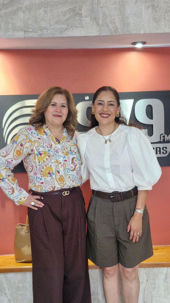 #Entérate 🟣 Con más de 300 emisiones desde el Sistema Zacatecano de Radio y Televisión, las comisionadas Nubia Barrios Escamilla y Fabiola Torres Rodríguez concluyeron hoy el programa radiofónico #LaVozDeLaTransparencia, acompañadas de Hermelio Camarillo, director del SIZART.