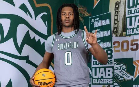 NEWS: UAB transfer Brad Ezewiro has committed to San Diego, he tells <a href="/247Sports/">247Sports</a> 

Ezewiro averaged 7.2 points and 4.5 rebounds this season.