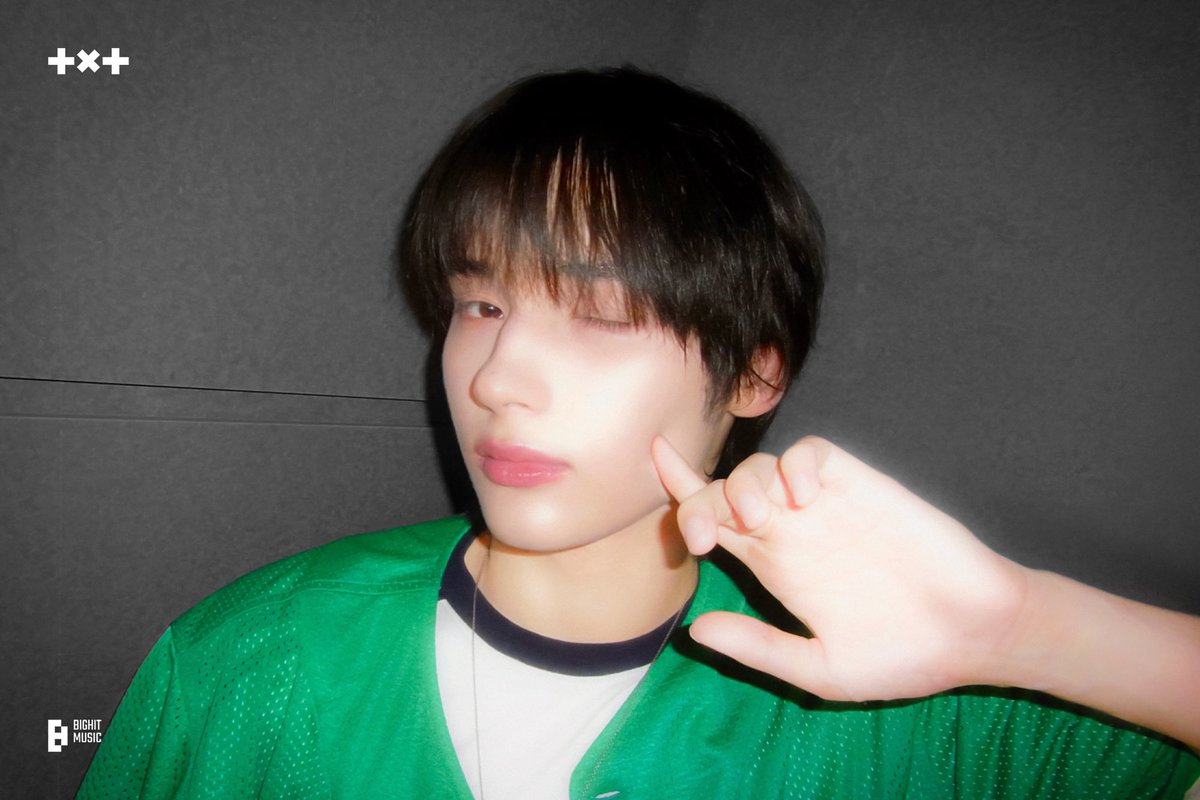 ︎    𓂋
  ᜊ( >﹏< )ヘ