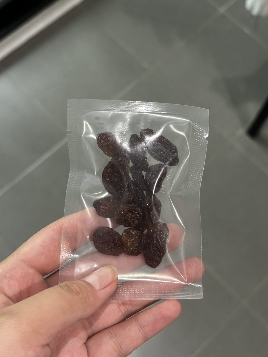 купил значит мюсли а тут изюм в отдельном пакетике от греха подальше в планах пойти соснуть лизнуть автору данной гениальной идеи 🙏