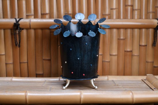seikado_jp's tweet photo. 弊堂が運営するオンラインギャラリー「GENEI(げんえい)」からのご紹介。
作家:Nathanaël Le Berre(ナタナエル・ル・ベール)
#金工 #金属工芸 #nathanaelleberre #GENEI https://t.co/3fGvpW7uOg