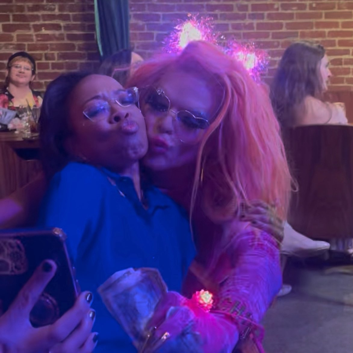 Willams_Fan's tweet photo. I had a FANTASTIC weekend! 😍😍😍Love my Willam! 🥰🥰🥰 https://t.co/d5F8lFsZ5V