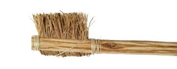URDailyHistory's tweet photo. 26 June 1498: The bristle #toothbrush is #invented in #China. It was made from coarse hairs taken from the back of a hog's neck. They were attached at right angles to a bone or #bamboo handle. #history #ad https://t.co/eCO5XHueyg https://t.co/ErAEZufSnd