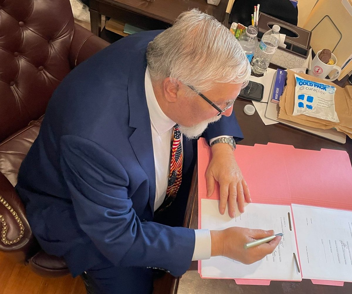 ✅️ Parental Bill of Rights (HB 10)
✅️ Education freedom for all (SB 295) 

Proud to have signed both! They are on to their final destination - the Governor's desk. 🖊