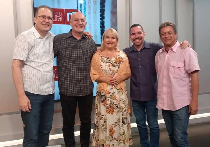 AHS GRANMA (@granmaahs) on Twitter photo 👉Desde la joven vanguardia artística granmense queremos hacer llegar la más sincera felicitación al destacado intelectual <a href="/LuisMorlote/">Luis Morlote Rivas</a> quien ha formado parte de esta gran familia de creadores acompañando los principales escenarios donde se desarrolla el arte joven . 👉Desde la joven vanguardia artística granmense queremos hacer llegar la más sincera felicitación al destacado intelectual <a href="/LuisMorlote/">Luis Morlote Rivas</a> quien ha formado parte de esta gran familia de creadores acompañando los principales escenarios donde se desarrolla el arte joven .