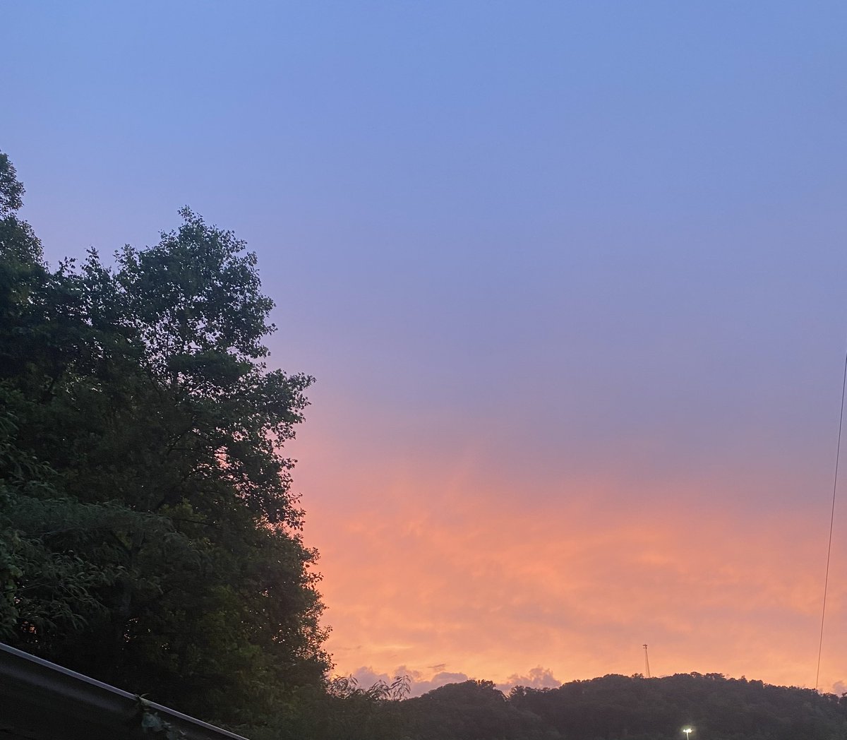 blufeatherz's tweet image. Sunset on my ole Kentucky home 🏠 @Kentuckyweather