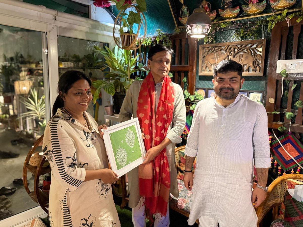 AvinashGurukul's tweet photo. आज निज आवास पर केंद्रीय गृह राज्य मंत्री श्री @nityanandraibjp जी , दिल्ली सरकार में कैबिनेट मंत्री @KapilMishra_IND  का आगमन हुआ , कई समसामयिक विषयों पर चर्चा हुई ! https://t.co/8wtAXn5GUr