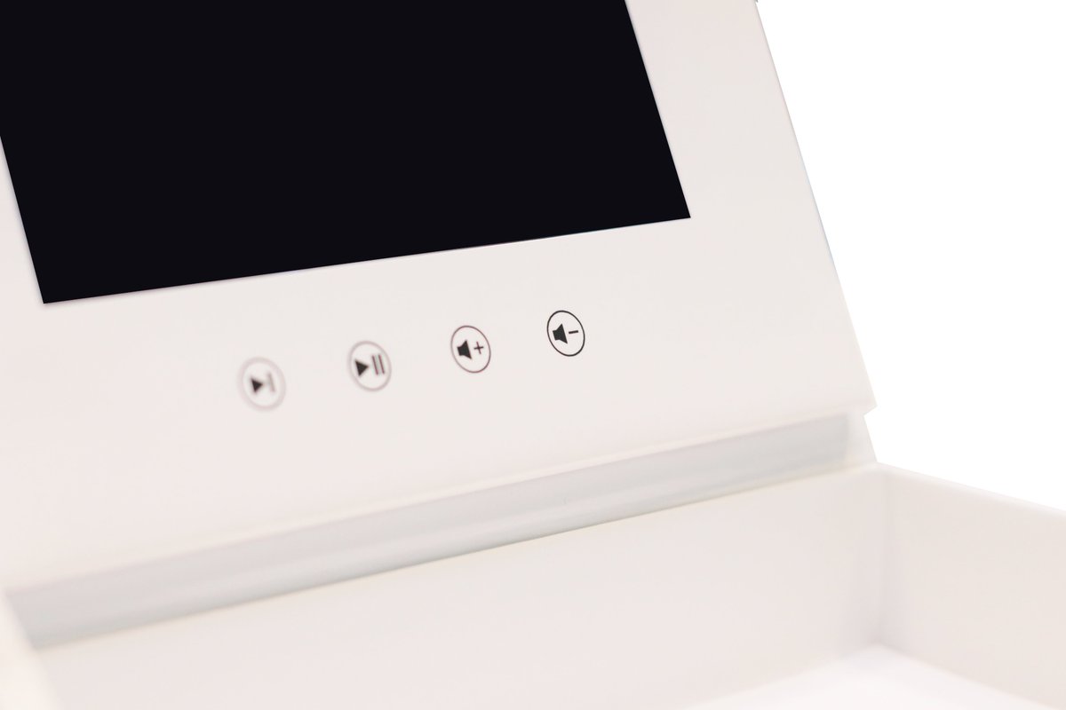 shinyltd's tweet image. Unbox Premium Moments!
Our 5" Video Box: 
✔️ Art-grade paperboard
✔️ Smart magnetic sensor
✔️ Multi-function buttons
shinyltd.com
#VideoBox #PremiumPackaging #CustomGifts #B2BInnovation #LuxuryDesign #MagneticSensor #TechMeetsArt  #OEMSolutions #Heshengcards