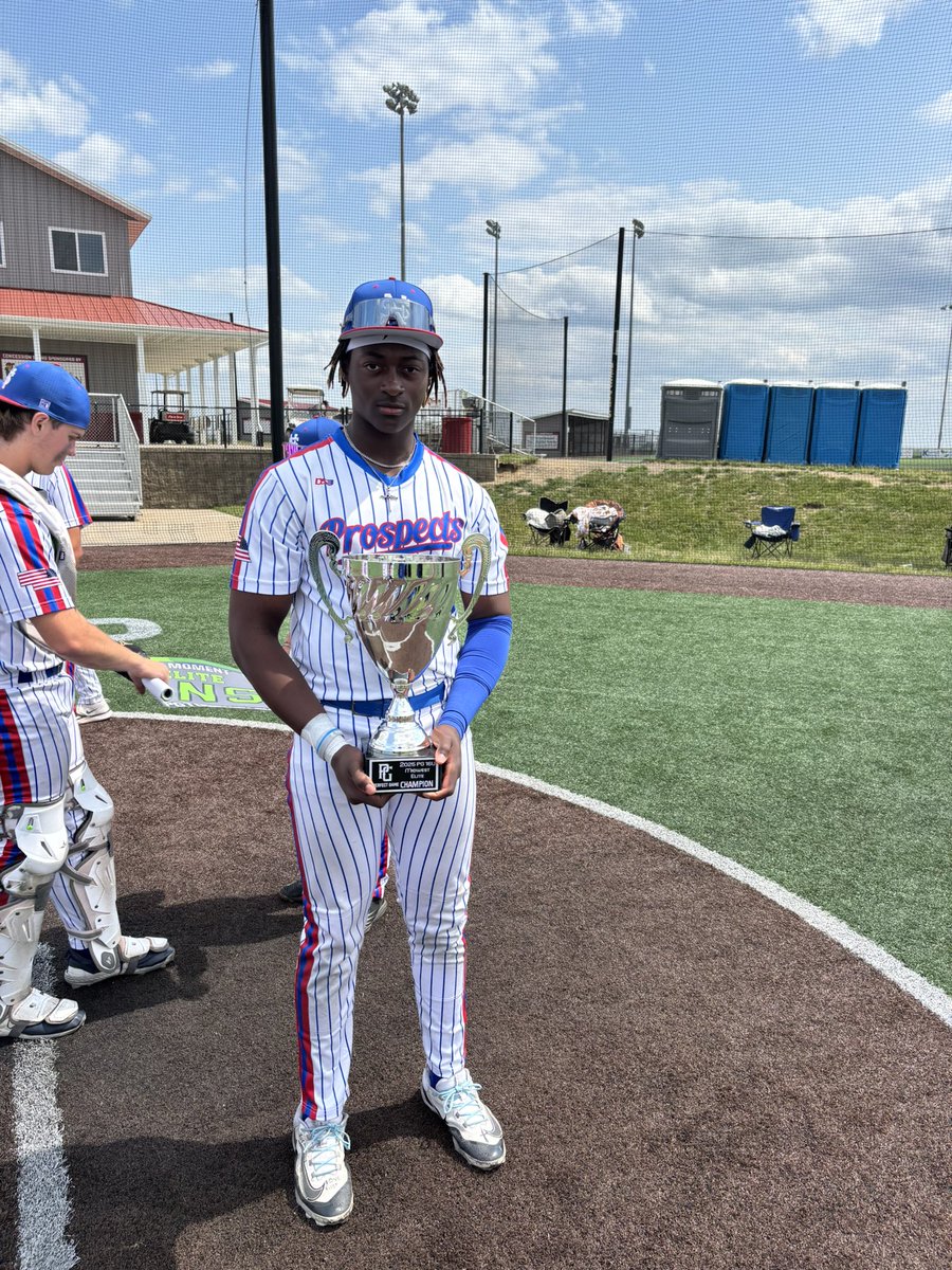 Great weekend with Nebraska Prospects Midwest Scout- East. Brought home the championship trophy. Thanks to Coach Valdivia for all his instruction to make me a better player and also for my teammates. Next up, Arkansas. x.com/CWC_Arkansas