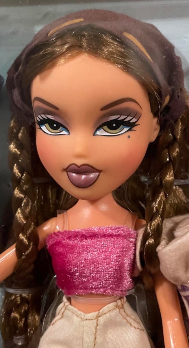 notsarahml's tweet photo. no one:

huda on love island: https://t.co/9vMfSB0lF3