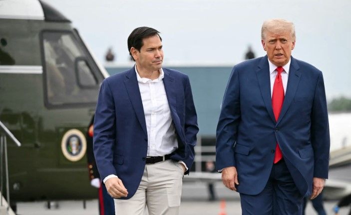 Trump held Camp David session with top team on Iran and Gaza 
[..] The meeting on #Iran and #Gaza was attended by #Trump, Vice President #Vance, #Rubio,  #Hegseth, chief of staff Susie #Wiles, #Witkoff, #CIA #Ratcliffe, #DNI #intelligence #Gabbard. [..] 

axios.com/2025/06/10/tru…