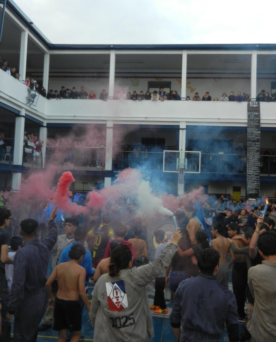 LBoverol23's tweet photo. Bienvenidos a lo mas grande que hay, bienvenidos a esta hermosa familia del INSTITUTO TÉCNICO hermanos de la T https://t.co/nxqa3EYsnY