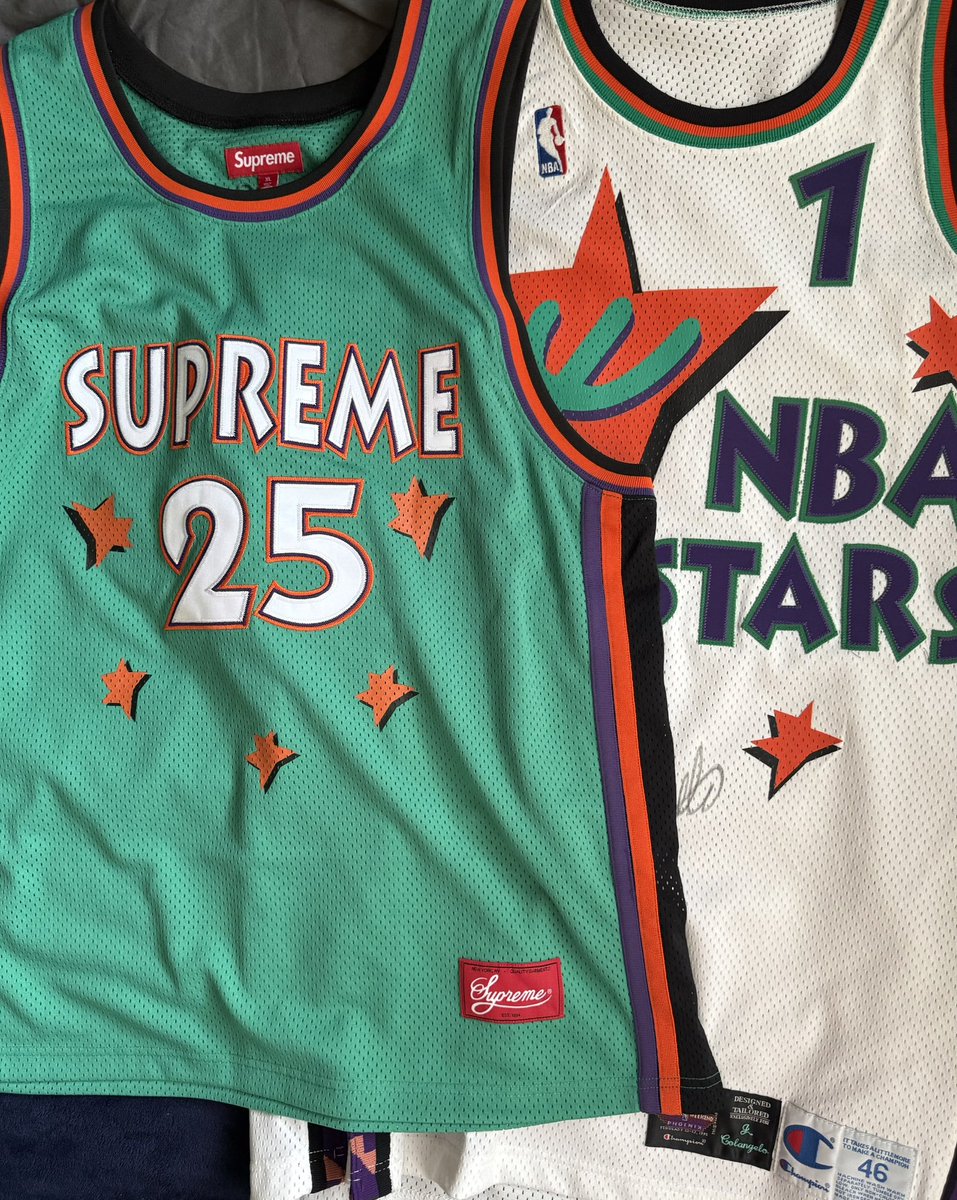 SkyWriterAz's tweet image. Normally I wouldn’t be seen in a hype brand.. but Supreme did something here @GameplanChicago