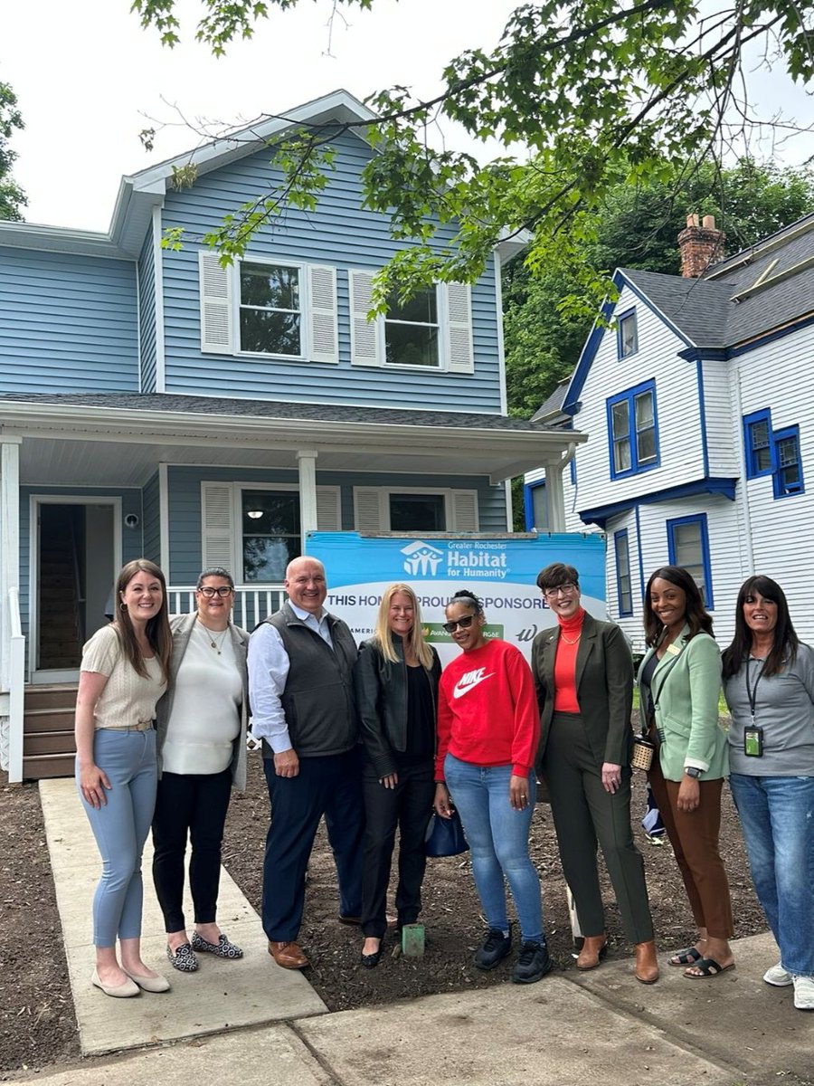 Avangrid's tweet image. Avangrid Foundation Joins Greater Rochester Habitat for Humanity in Home Dedication
Beechwood home on Chamberlain Street dedicated to new homeowners
More: ow.ly/KibC50W6FHE