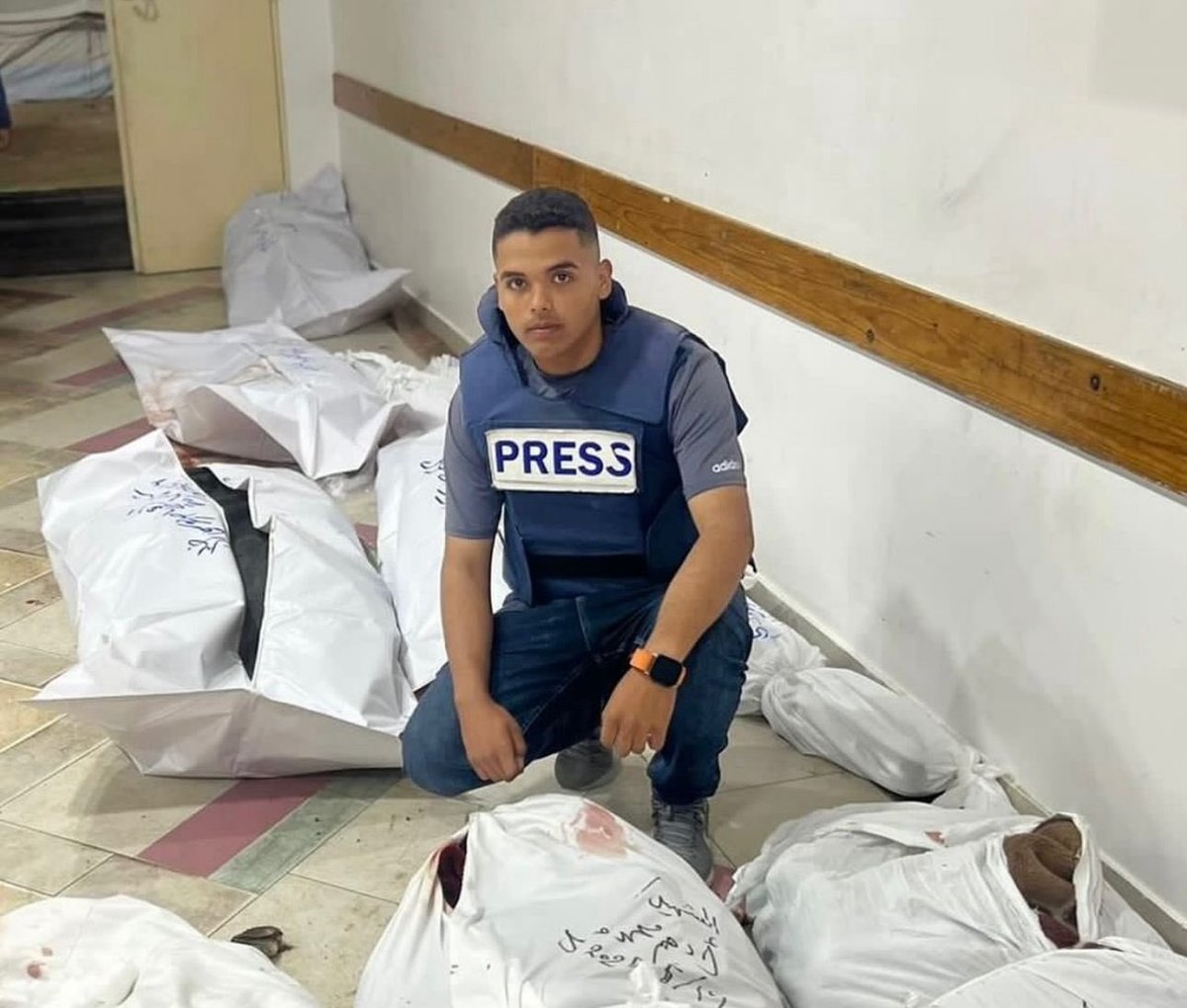 nahed_hajjaj99's tweet image. One day, when they murder every single one of us journalists in Gaza, do not begin to ask why you’re seeing less of what’s happening in Gaza.
We will miss you Moamen, you were a hero.