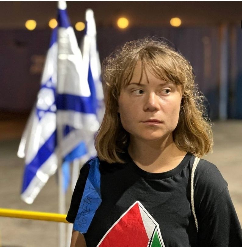 ÚLTIMA HORA 🚨

Israel confirma que los 11 voluntarios y 1 periodista de Al Jazeera detenidos en el asalto al 'Madleen' —entre ellos Greta Thunberg— han sido trasladados al puerto de Ashdod.

Están siendo procesados y podrían ser enviados al centro de detención de Ramleh, salvo