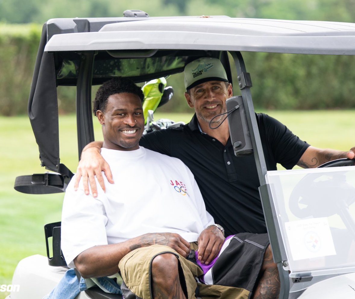 DK and Aaron Rodgers 🟡⚫️

#steelers