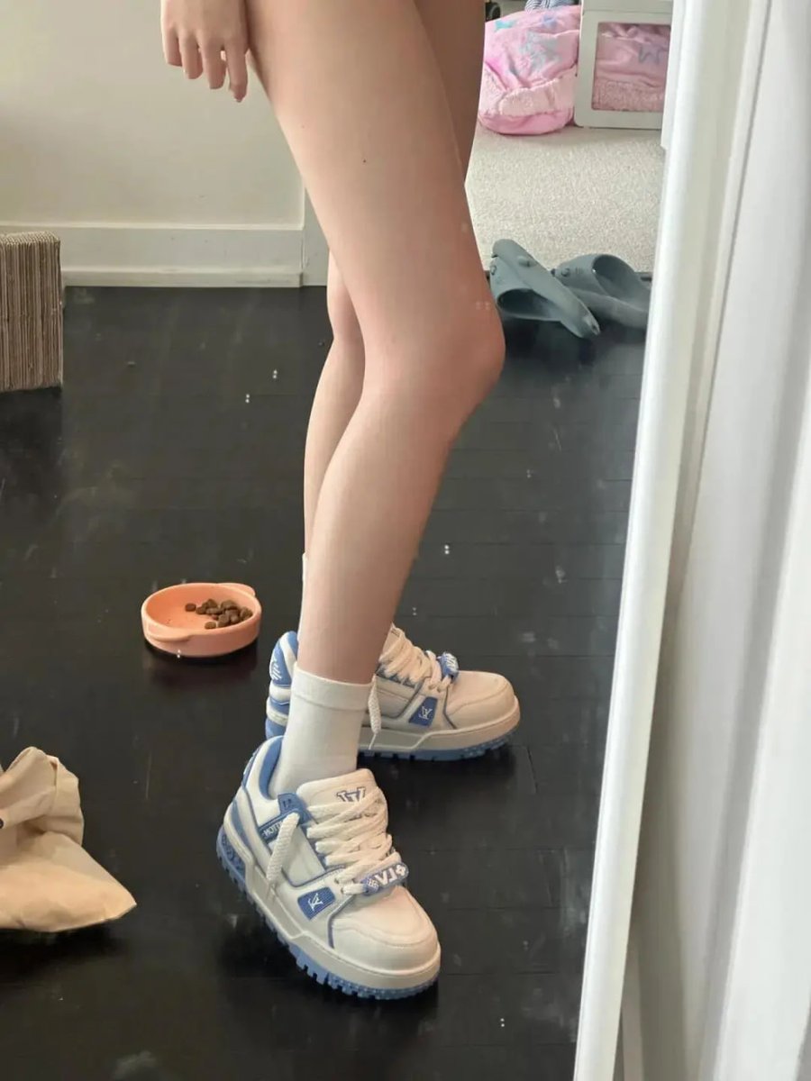New shoes, new vibes! ❤️