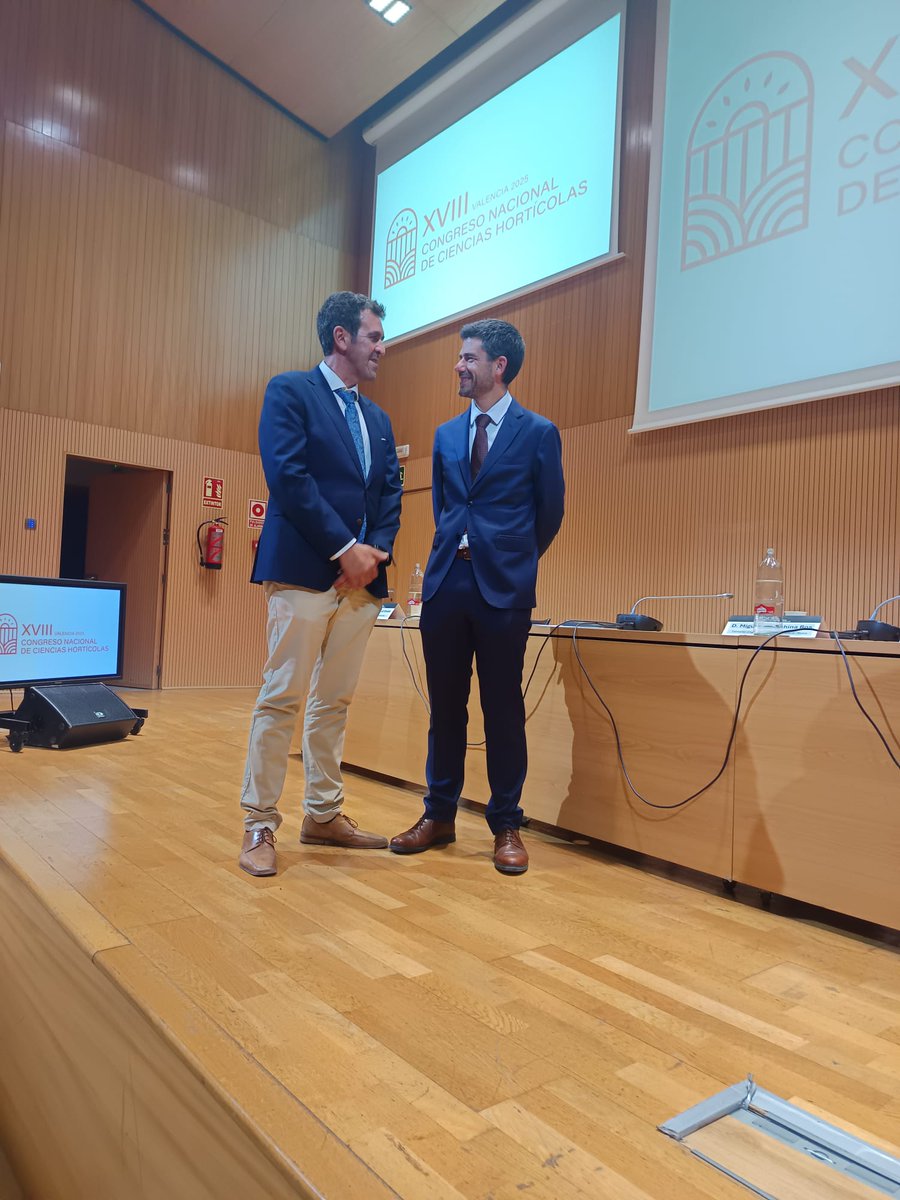 IVIA (@gvaivia) on Twitter photo 🔚Cerramos la jornada 1⃣ #SECH2025 con la intervención del Conseller <a href="/BarrachinaM/">Miguel Barrachina Ros</a> y de nuestro director <a href="/AlejandroTena3/">Alejandro Tena</a>. Destacan, junto a <a href="/SECHorticolas/">Sociedad Española de Ciencias Horticolas</a>, <a href="/UPV/">Universitat Politècnica de València</a> y <a href="/AjuntamentVLC/">Ajuntament València</a>, la oportunidad que supone este evento para abordar conjuntamente los problemas del sector. 🔚Cerramos la jornada 1⃣ #SECH2025 con la intervención del Conseller <a href="/BarrachinaM/">Miguel Barrachina Ros</a> y de nuestro director <a href="/AlejandroTena3/">Alejandro Tena</a>. Destacan, junto a <a href="/SECHorticolas/">Sociedad Española de Ciencias Horticolas</a>, <a href="/UPV/">Universitat Politècnica de València</a> y <a href="/AjuntamentVLC/">Ajuntament València</a>, la oportunidad que supone este evento para abordar conjuntamente los problemas del sector.