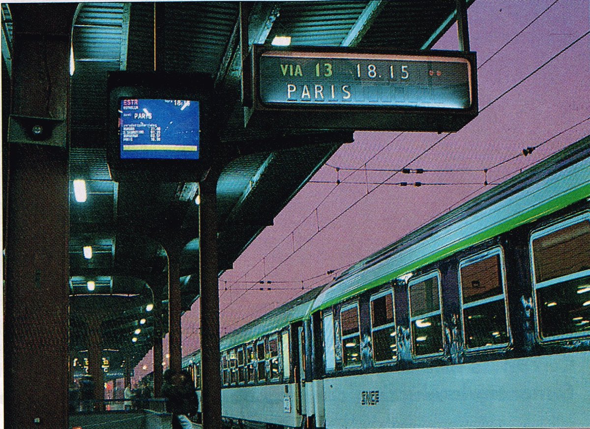 El Puerta del Sol en 1991.
El 8 de Julio de 1980, hicimos el viaje de novios en este tren.🥲🥲
Foto : Niko Chicote.