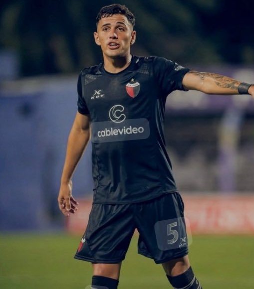 EstoesRacingOk's tweet photo. 🔷 Cuenta @madeofede en @EstoesRacingOk que tanto Alan Forneris y Duvan Vergara están al caer como refuerzos de #Racing. https://t.co/VOdSVJnw2R