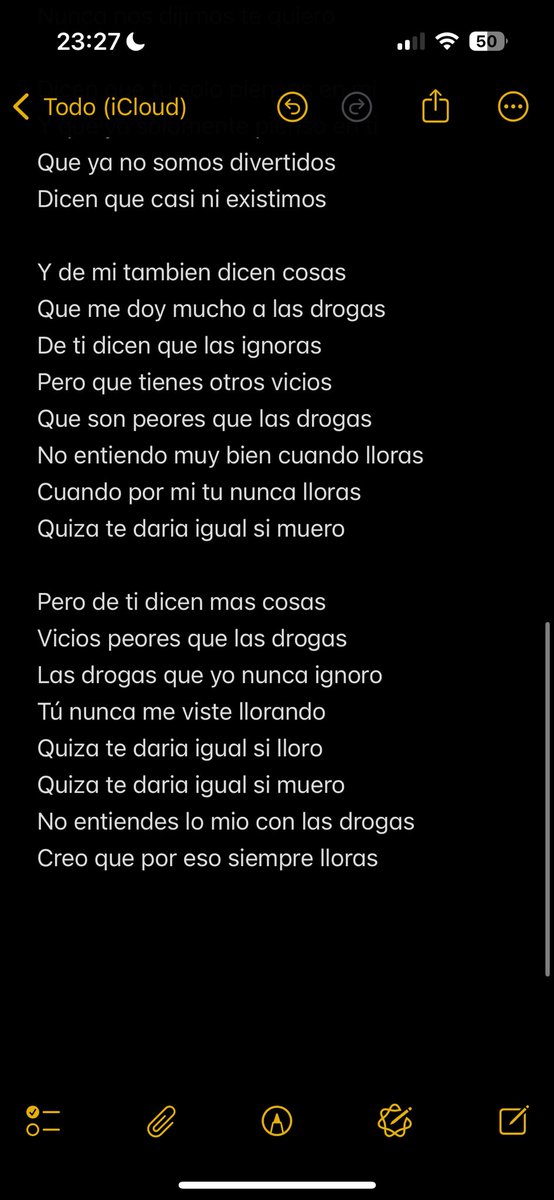 Nunca nos decimos te quiero 

Dicen que casi ni existimos 

A veces sientes que no existes 

Creo que por eso siempre lloras