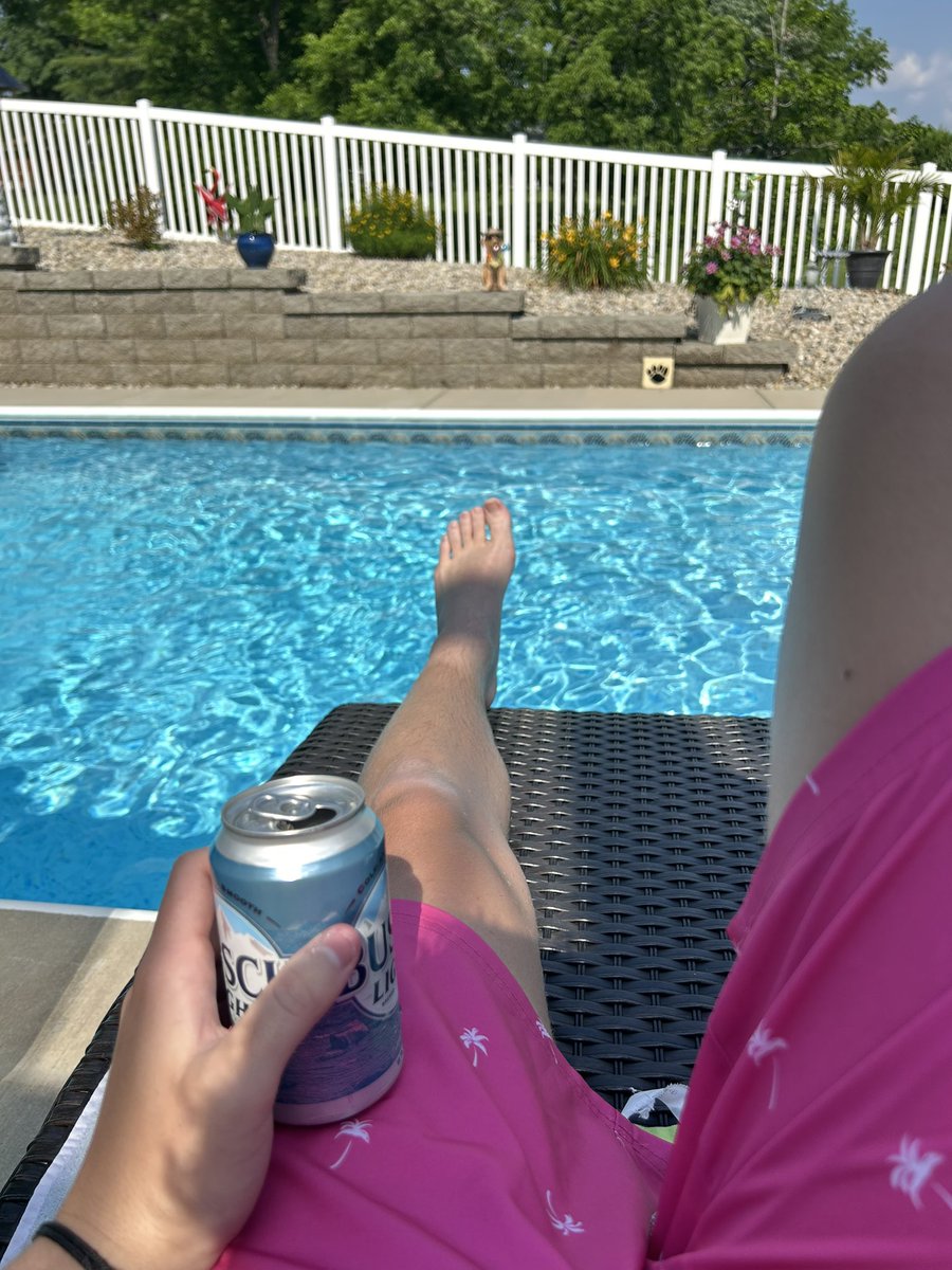 ChozenCpa's tweet photo. “Not the hot pink trunks!” the radical Left exclaims #LarryOBrien https://t.co/U6d1CcEFkG