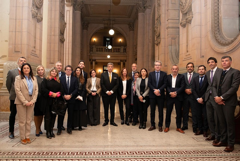 SISTEMA ACUSATORIO

Reunión de las oficinas judiciales, la Corte y el Consejo de la Magistratura para efectuar un diagnóstico de funcionamiento, relevar necesidades y unificar criterios de actuación. csjn.gov.ar/novedades/deta…