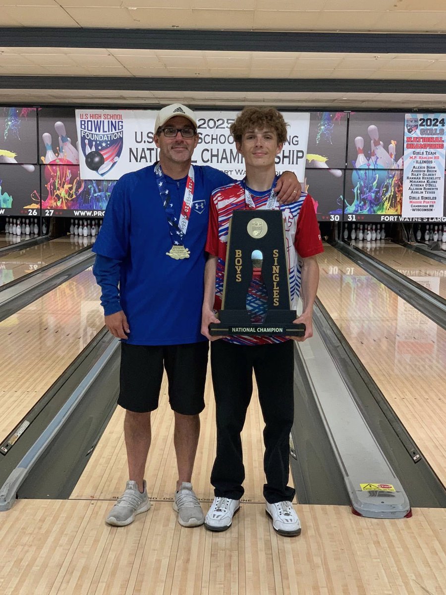 ClintonMassieAD's tweet photo. 🎳 Mason Keck is your U.S. National High School Bowling Champion! 🏆

Clinton-Massie’s own Mason Keck has brought home the title at the U.S. National High School Bowling Championship in Fort Wayne, Indiana! An incredible performance on the national stage—congratulations, Mason! https://t.co/8BuRpNscHz