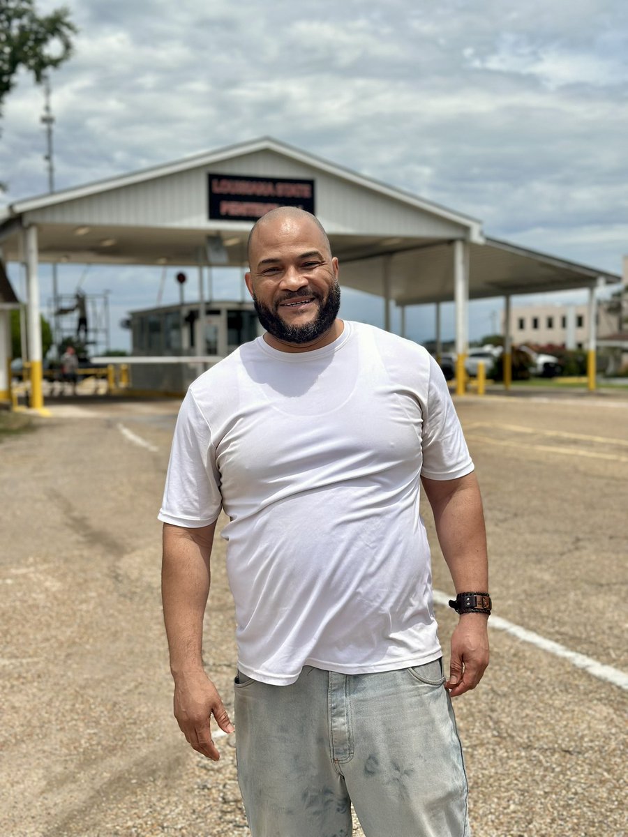 paroleproject's tweet image. When Troy was 16 he received a life without parole sentence. After 31 years in prison, he received his second chance today.