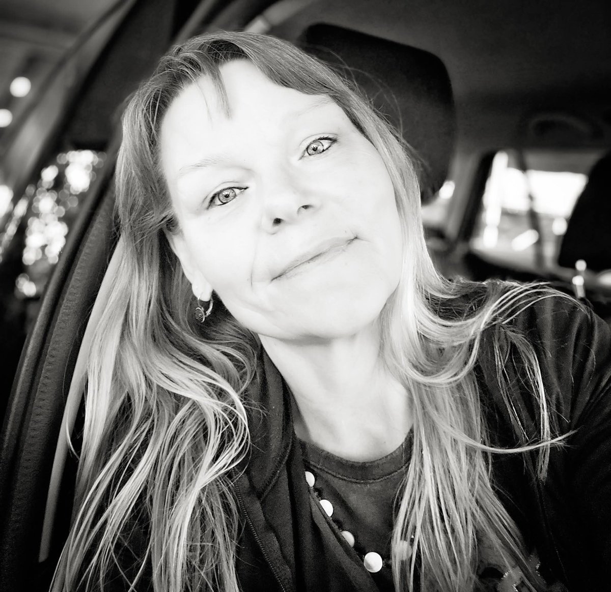 🌸🕊🌸
Willst du immer weiterschweifen?
Sieh, das Gute liegt so nah.
Lerne nur das Glück ergreifen,
Denn das Glück ist immer da.
🌸🕊🌸
Johann Wolfgang von Goethe
#Zitat #Leben