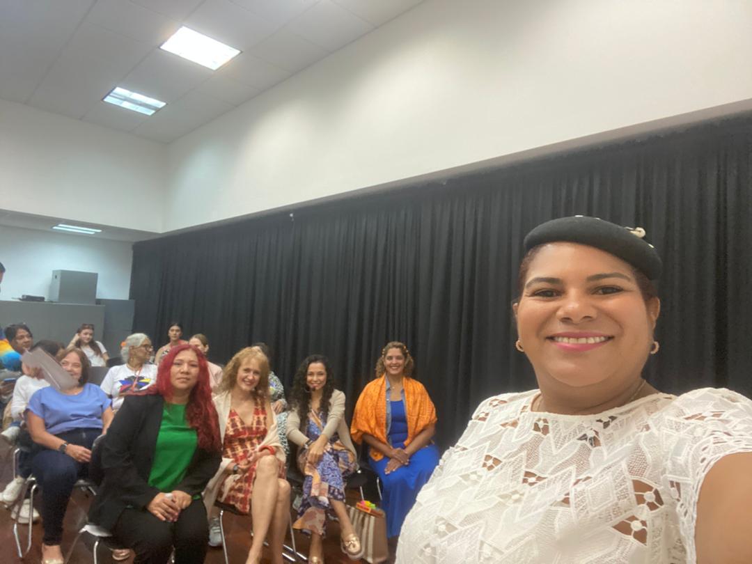 En medio de la vida, a veces, olvidamos la magia de parar, en "Tómate una pausa" lo hicimos.

Jaqueline Núñez  recordó a las mujeres participantes  la importancia de generar espacios de autocuidado , a través del  baile   conectó con la alegría que significa vivir.