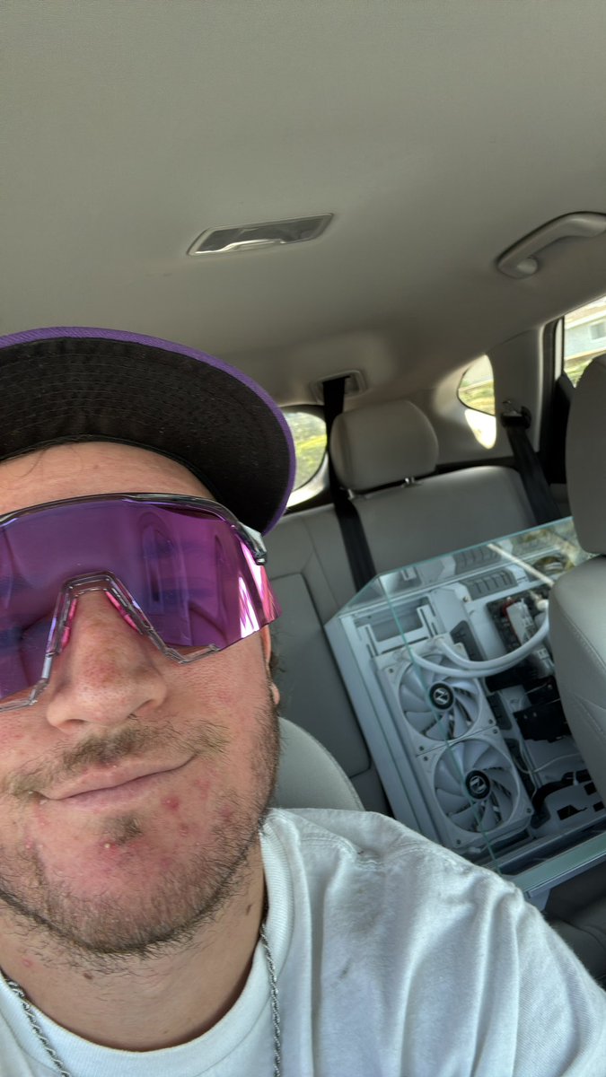 Itsefenn's tweet photo. Took this thing to microcenter today. Been having crashing issues. Games are saying that the power consumption is very high. Still no idea what’s wrong with it. Bought compatible ram so we shall see if yall have any thoughts let me know!!! https://t.co/NX0VeqmsTT