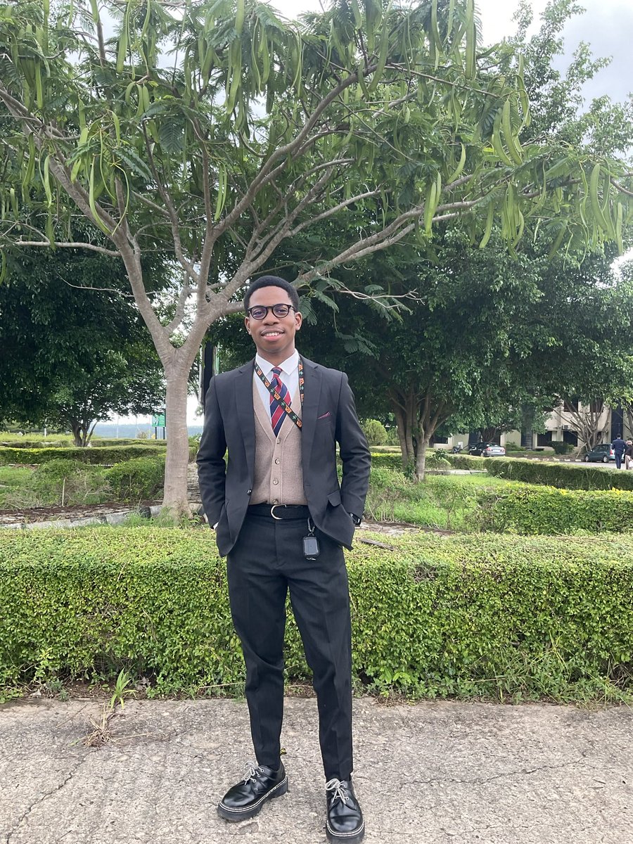 David08814575's tweet photo. Defended my final year project🫠 https://t.co/iBS5iteKBB