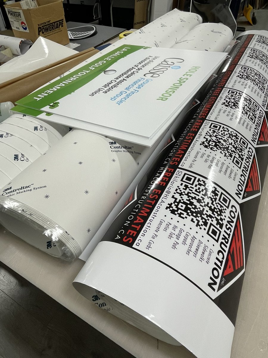 Fastsigns1664's tweet image. 📦 What’s piling up isn’t just packages—it’s our clients’ expectations!
🎯 Banners, signs, vinyls—all in the works!
We’re running at full speed, turning “to-do” into “ta-da!”
#SignShopLife #BusyBees #BannerBattle #FromBacklogToBrilliance