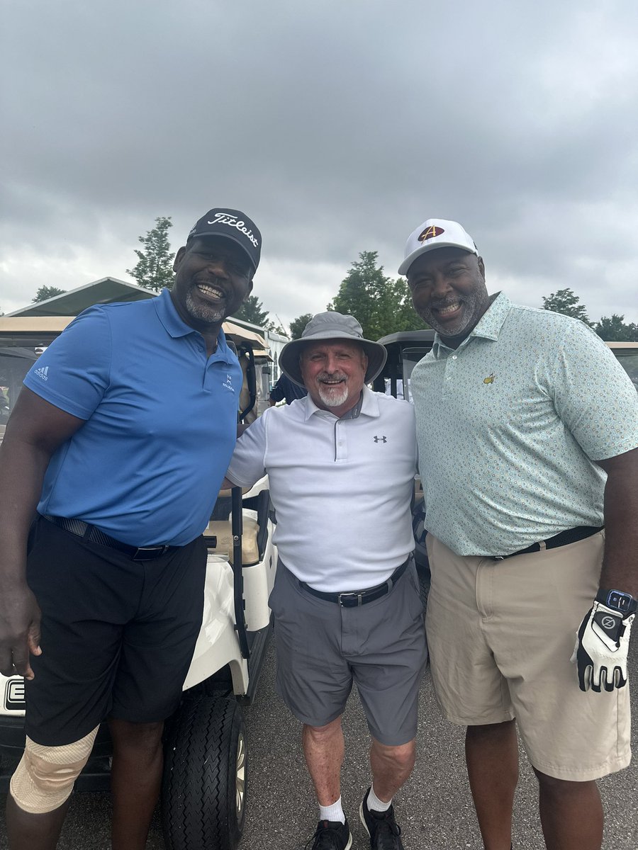 MunozFoundation's tweet image. We want to wrap up today by giving a huge thank you to everyone who came out for the #AMFGolfClassic presented by @altafiber. Though any day spent at TPV River Bend’s is a good one, celebrating your support of the Tri-State area youth makes the day even better!