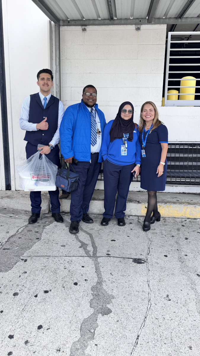 LCaviness LAX United Family Smiles 😊 (@liana_caviness) on Twitter photo Good afternoon everyone Sharing some beautiful smiles LAX Smiles ✈️<a href="/united/">United Airlines</a> <a href="/weareunited/">We Are United</a> <a href="/AOSafetyUAL/">AO Safety UAL</a> Good afternoon everyone Sharing some beautiful smiles LAX Smiles ✈️<a href="/united/">United Airlines</a> <a href="/weareunited/">We Are United</a> <a href="/AOSafetyUAL/">AO Safety UAL</a>