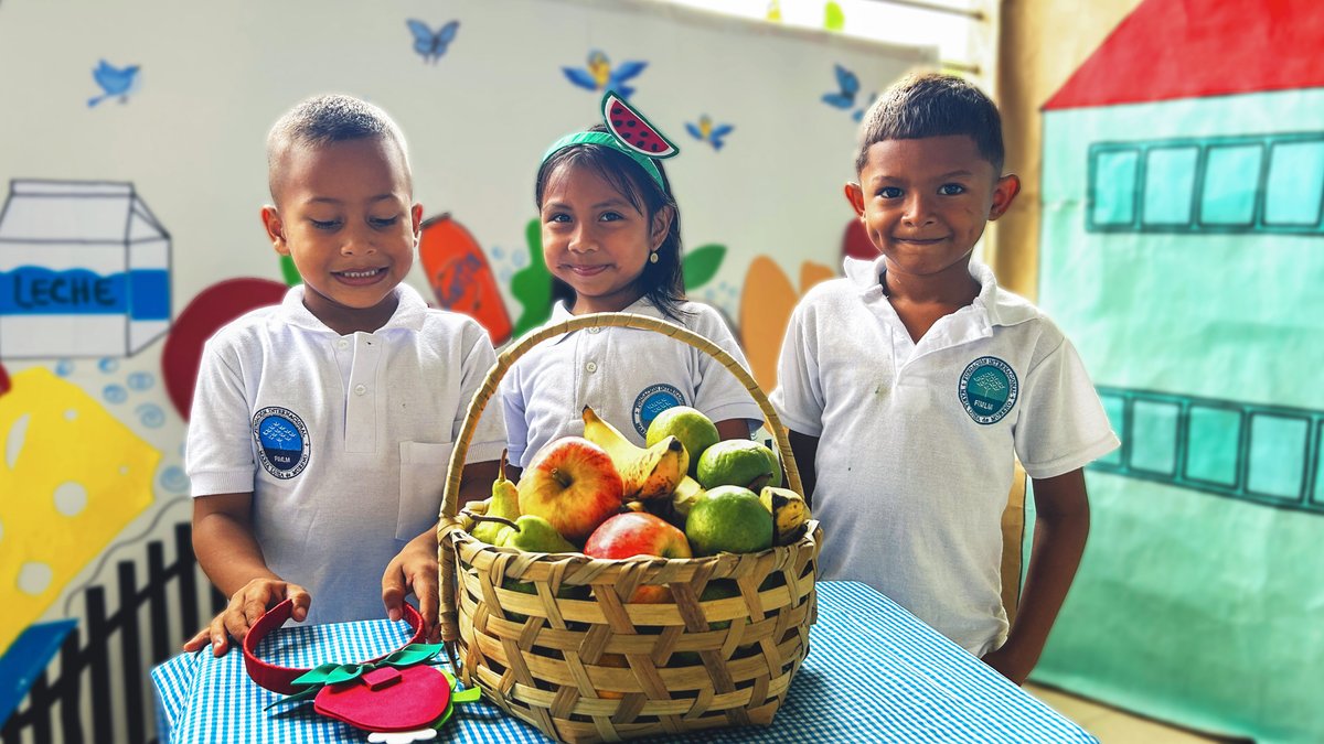 #MiNuevaFamilia | 📍 En la Institución Educativa Puerto César, sede Puerto Bello, en Turbo, Antioquia, los niños participaron en una jornada educativa sobre alimentación saludable. 🥗👧🏽👦🏽

Conoce más: cutt.ly/GrmDyK9k