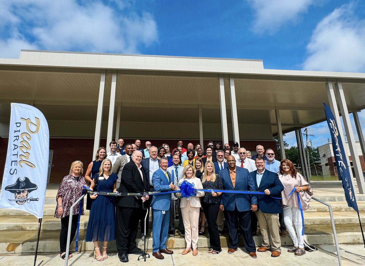 PearlPSD's tweet image. Today we officially celebrated the ribbon cutting of the Pearl Junior High School Multipurpose Building — a 10,745 sq. ft. facility designed to support both technology instruction and physical education! 💙💛 #wearepearl #wordstoaction