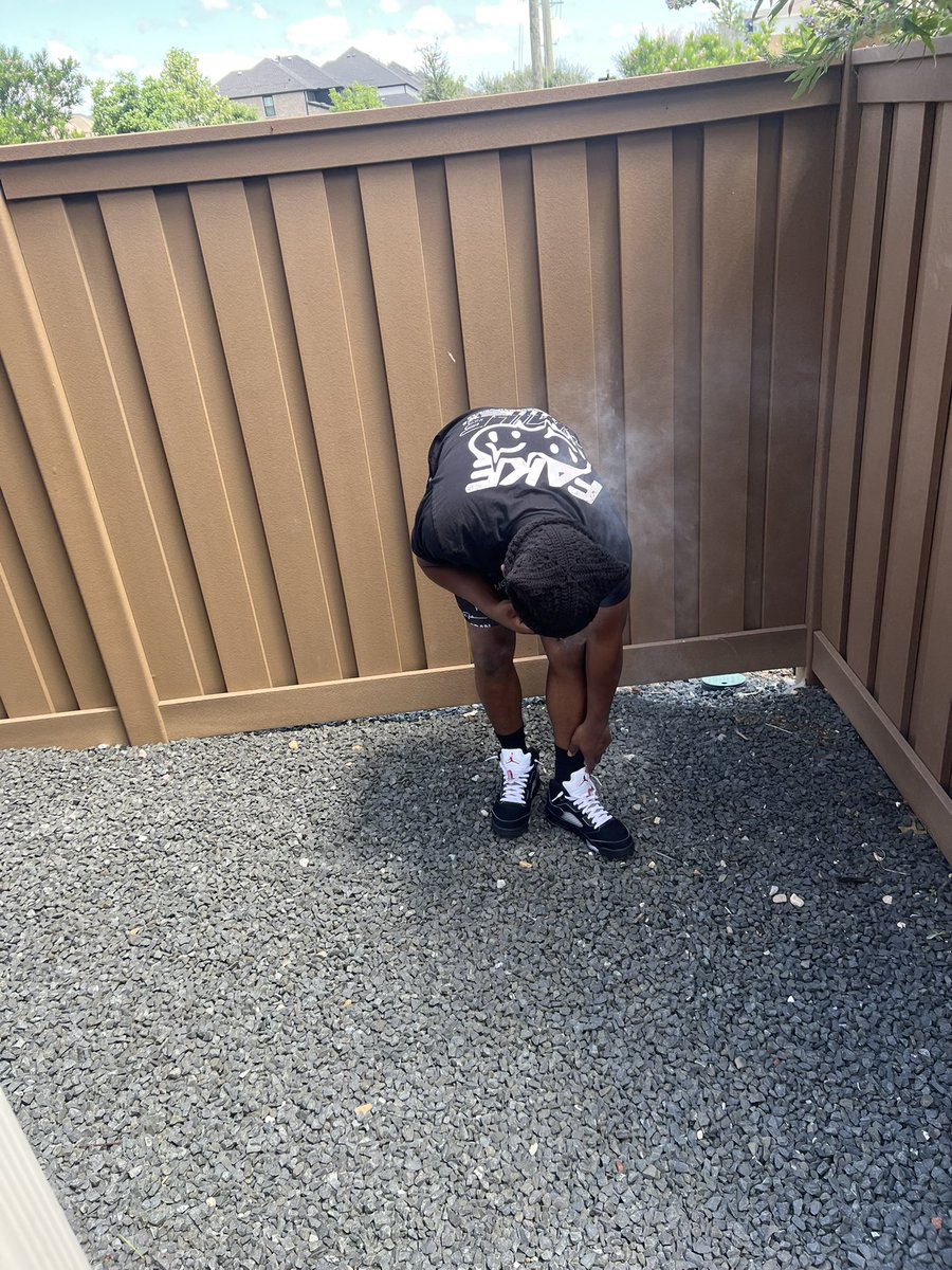 IMGmk_'s tweet photo. no matter how rich i get, i still feel like a hood nigga . https://t.co/ON0AtcyZB8