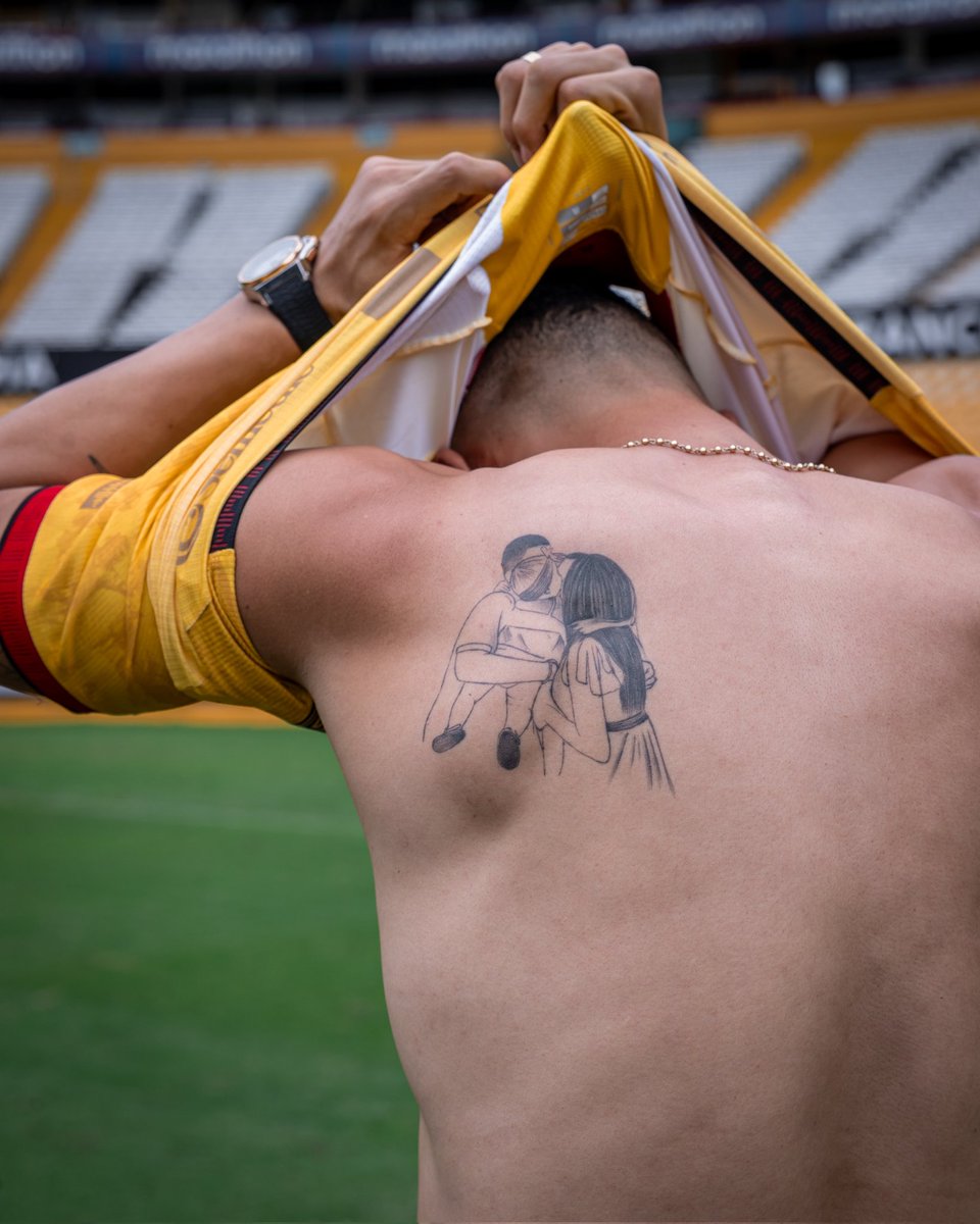 BarcelonaSC's tweet image. 💛🖤

#BarcelonaSomosTodos +