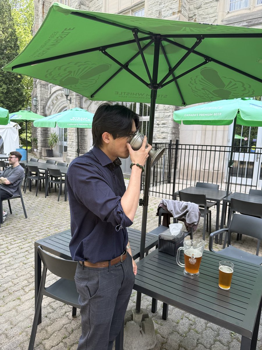 KarasLab's tweet image. Another bid day in K-lab. Congrats Jack Huang on successfully defending Master thesis and getting into Medical School at University of Toronto! 🎉 @westernuBiochem @SchulichMedDent