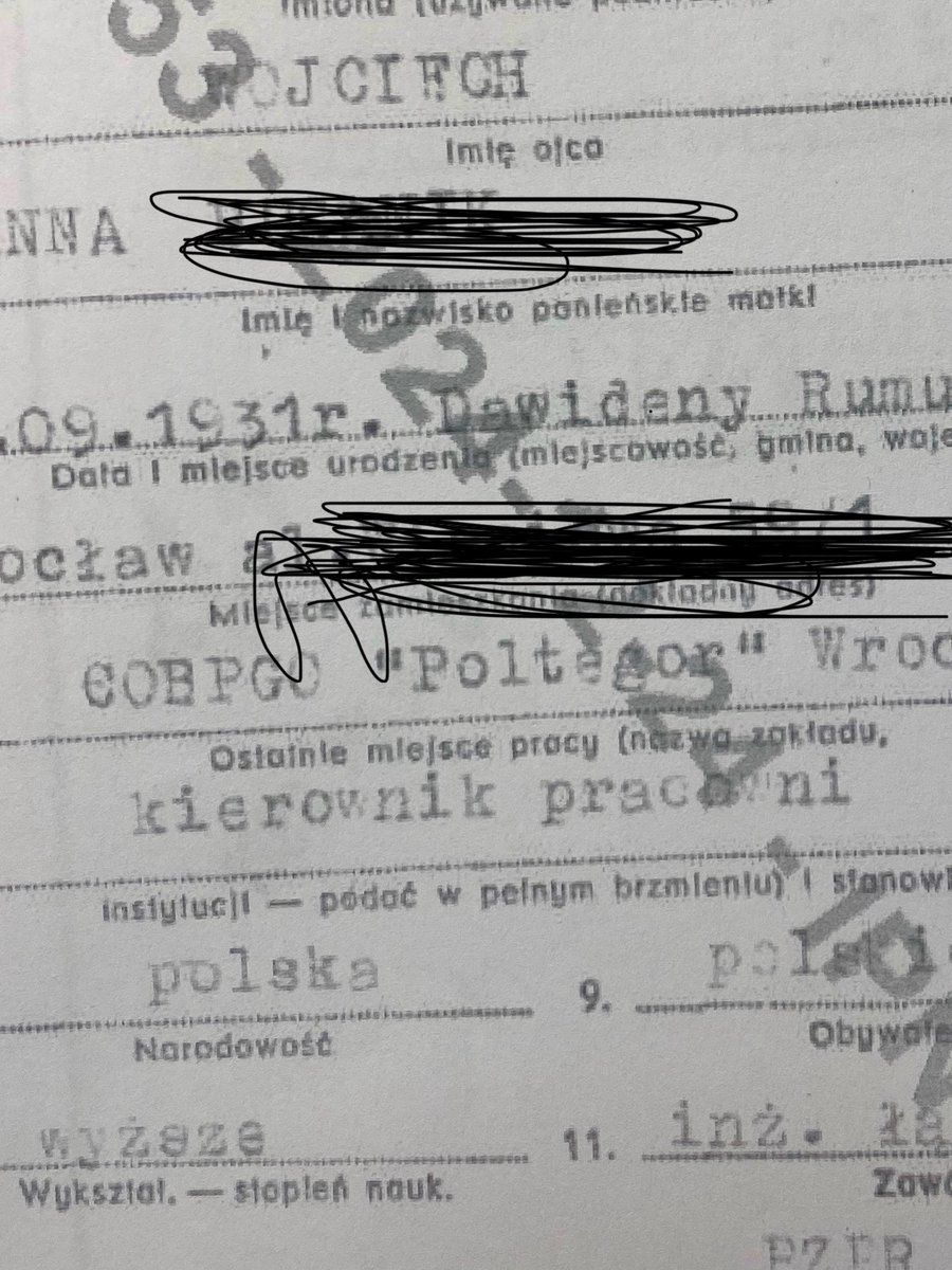 Klaudia Jachira: „Pokolenie moich dziadków i rodziców żyło w totalnej biedzie”z no tak, zależy kto co rozumie przez biedę. Dziadek pani Klaudii - na kierowniczym stanowisku, działacz PZPR, ojciec adwokat