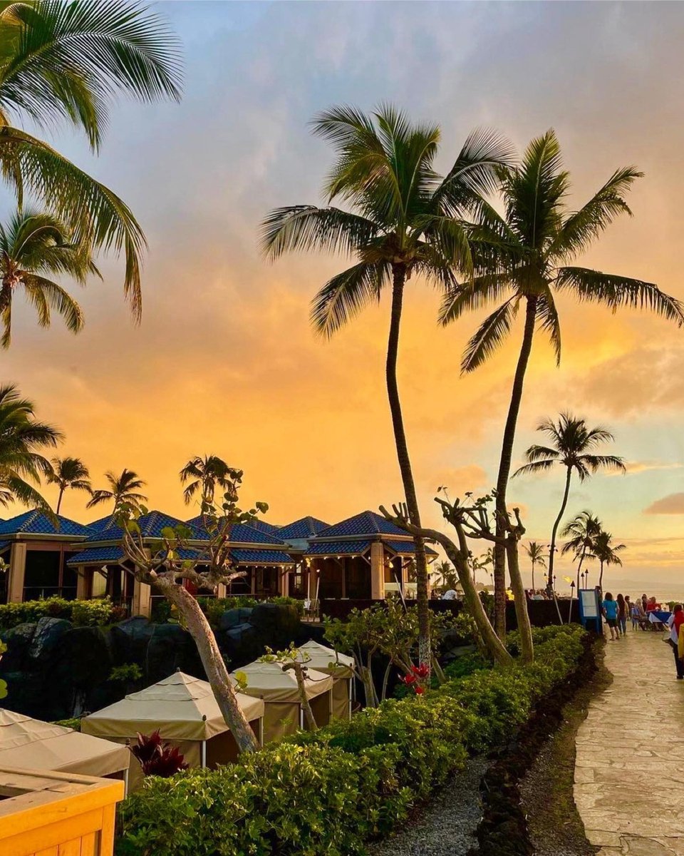 Let every night end beautifully with us at Hilton Waikoloa Village ☀️