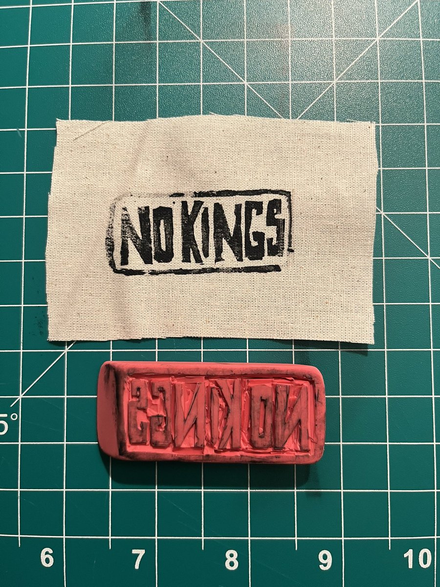 star_skeleton's tweet image. redownloaded twitter to post this
#nokings #NoKingsDay #blockprint