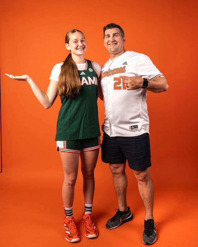 quick trip to the 305 💚🧡
thank you @caneswbb for such a great unofficial visit!! #notcommitted #bansheefam